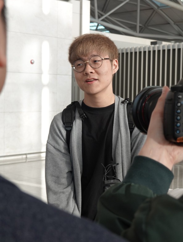 LMHT: Team SKT T1 đã tới sân bay, thẳng tiến Việt Nam khởi đầu hành trình chinh phục MSI 2019 - Ảnh 8. LMHT: Team SKT T1 đã tới sân bay, thẳng tiến Việt Nam khởi đầu hành trình chinh phục MSI 2019 - Ảnh 8.