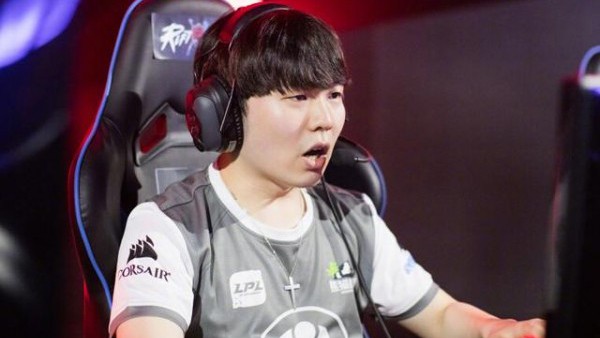 LMHT: “Quỷ vương” Faker chỉ được xếp thứ 3 trong top 20 tuyển thủ xuất sắc nhất MSI 2019 (Phần cuối) - Ảnh 4. LMHT: “Quỷ vương” Faker chỉ được xếp thứ 3 trong top 20 tuyển thủ xuất sắc nhất MSI 2019 (Phần cuối) - Ảnh 4.