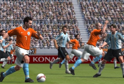 Tạm biệt thương hiệu Pro Evolution Soccer, cùng nhìn lại những bản PES hay nhất trong lịch sử (P2) - Ảnh 3.