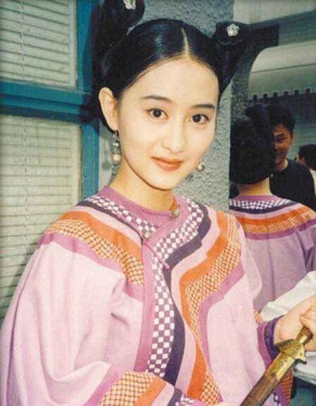 Ngọc nữ phim Quỳnh Dao: Châu Tinh Trì mê mẩn, luôn bị ép đóng cảnh nóng, hết thời đi hát hội chợ - Ảnh 6.
