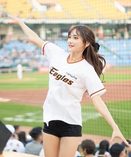 Vẻ đẹp nóng bỏng của các hot girl hoạt náo viên Hàn Quốc, thế này thì khán giả nào chả thích tới sân - Ảnh 5.