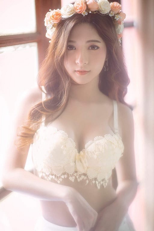 Gục ngã trước nhan sắc nóng bỏng của cô nàng hot girl xứ sở chùa Vàng - Ảnh 34.