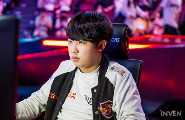 LMHT: SKT thật thần thánh - Faker và đồng đội hủy diệt Afreeca Freecs, chính thức áp sát top 1 LCK - Ảnh 3.