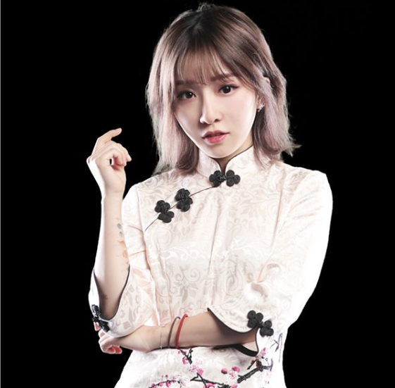 Sở hữu dàn mỹ nhân xinh như thiên thần, TI9 chính là giải đấu đáng xem nhất của Esports thế giới - Ảnh 2. Sở hữu dàn mỹ nhân xinh như thiên thần, TI9 chính là giải đấu đáng xem nhất của Esports thế giới - Ảnh 2.