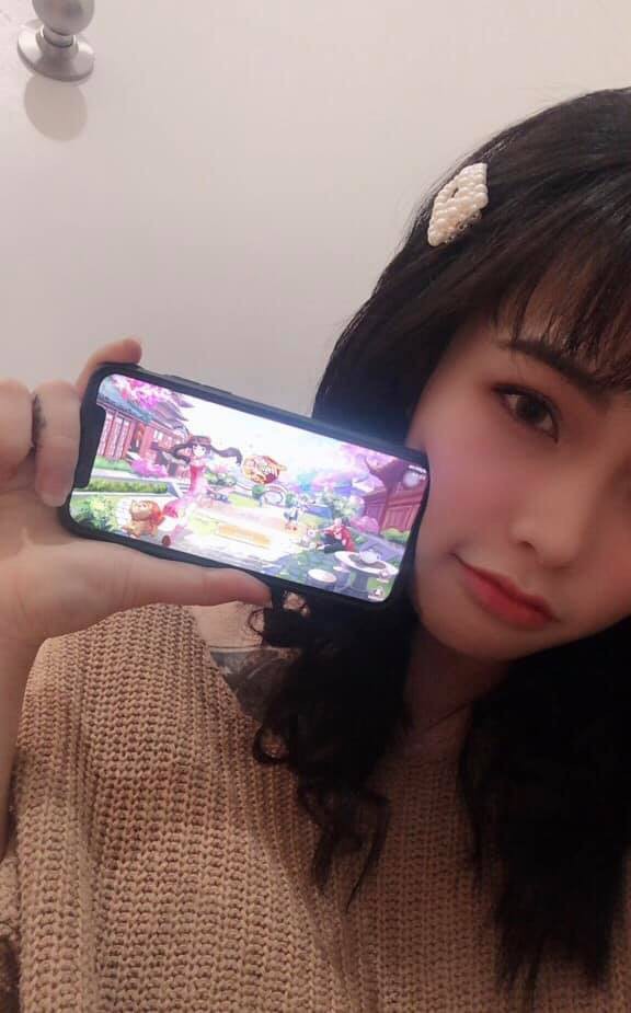 Các hot girl đồng loạt ngoi lên thả thính nhiệt tình chỉ vì... 1 chiếc váy: Con gái dễ dụ đến thế là cùng! - Ảnh 12. Các hot girl đồng loạt ngoi lên thả thính nhiệt tình chỉ vì... 1 chiếc váy: Con gái dễ dụ đến thế là cùng! - Ảnh 12.
