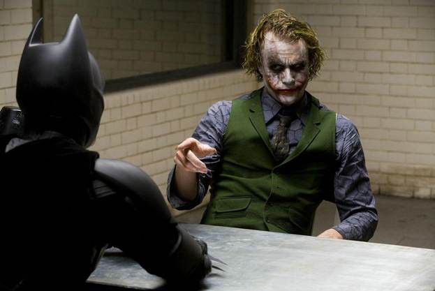 Batman và Joker, 2 kẻ thù không đội trời chung sẽ đối mặt nhau thế nào trong Joker 2019? - Ảnh 3.