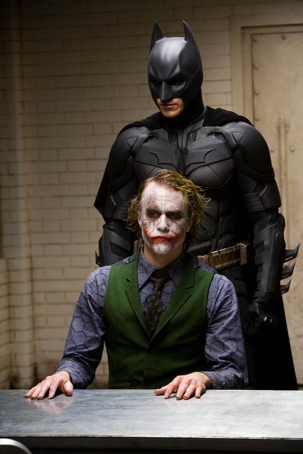 Batman và Joker, 2 kẻ thù không đội trời chung sẽ đối mặt nhau thế nào trong Joker 2019? - Ảnh 4.