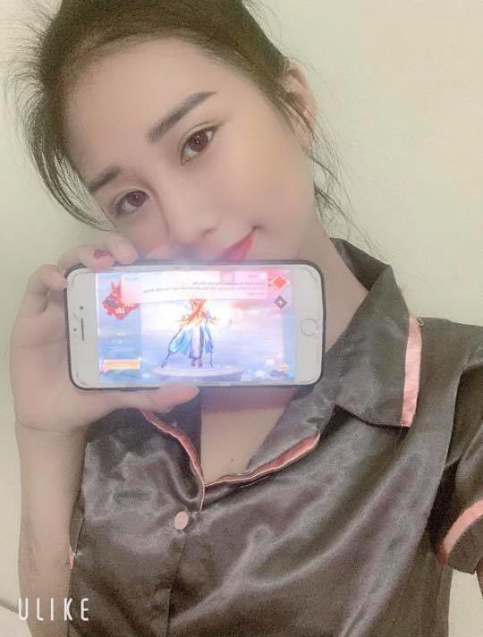 Cô nàng 2k4 CS:GO còn chưa hết “hot”, 500 anh em đã lại tìm ra một “thánh nữ” nữa “ngộp thở” không kém - Ảnh 16. Cô nàng 2k4 CS:GO còn chưa hết “hot”, 500 anh em đã lại tìm ra một “thánh nữ” nữa “ngộp thở” không kém - Ảnh 16.