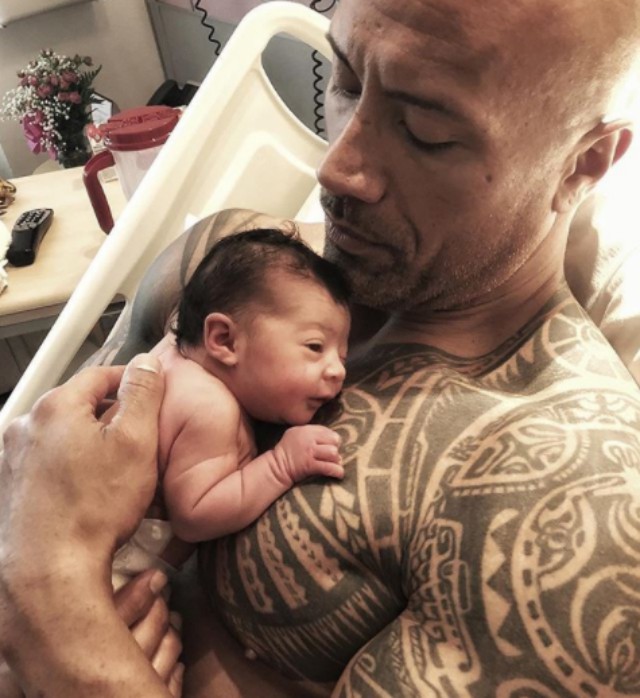 Mỹ nhân khiến gã khổng lồ thô kệch Dwayne Johnson trở thành người đàn ông dịu dàng nhất hành tinh là ai? - Ảnh 7.