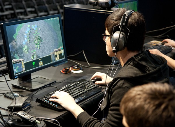 Cuá»i cùng khoa há»c cÅ©ng chứng minh chÆ¡i game giúp há»c giá»i, Äẹp trai và hiá»u biết