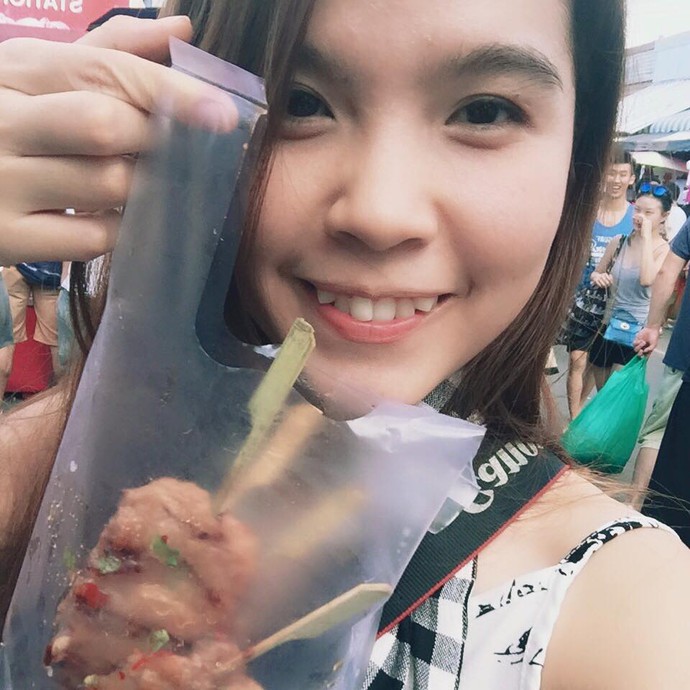 Ngắm “Máy bay” xinh đẹp luôn sát cánh hết mình cạnh bên giáo sư “Cường 10 tỷ”