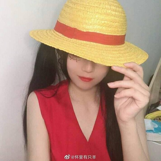 One Piece: Luffy bất ngờ hóa nữ hải tặc dễ thương khiến anh em không thể rời mắt - Ảnh 1.