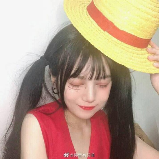 One Piece: Luffy bất ngờ hóa nữ hải tặc dễ thương khiến anh em không thể rời mắt - Ảnh 2.