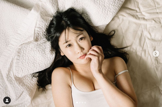Đăng tải bộ ảnh đồ ngủ đầy gợi cảm, nàng hot girl quyến rũ được cộng đồng mạng chú ý - Ảnh 17.