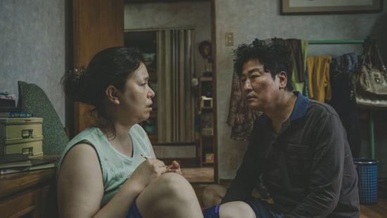 Nhìn về Oscars 2020, từ Parasite tới Joker: Thế giới điện ảnh liệu có thù hằn với người giàu? - Ảnh 13.