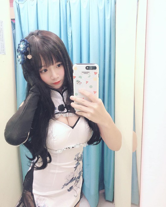 Cộng đồng mạng ngỡ ngàng với cô nàng sinh viên cực phẩm, mặt học sinh nhưng thân hình phụ huynh - Ảnh 8.