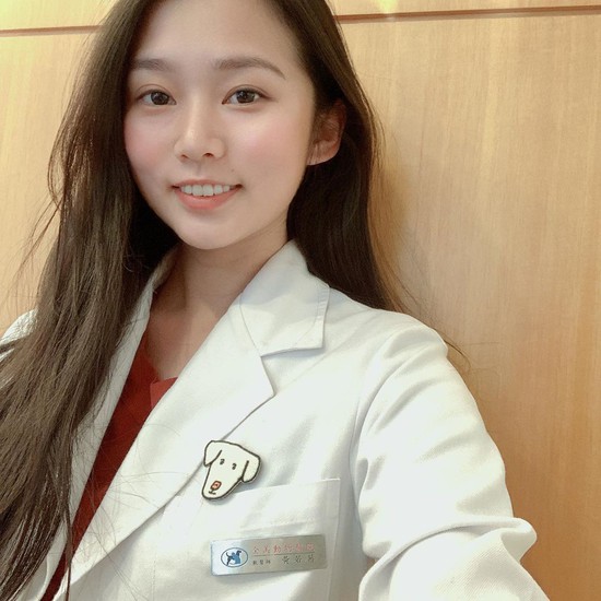 Nhan sắc cực phẩm của nàng hot girl thú y làm các thanh niên mạng thi nhau ước: Giá mà tôi được làm chú cún ấy - Ảnh 8.