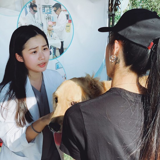Nhan sắc cực phẩm của nàng hot girl thú y làm các thanh niên mạng thi nhau ước: Giá mà tôi được làm chú cún ấy - Ảnh 15.