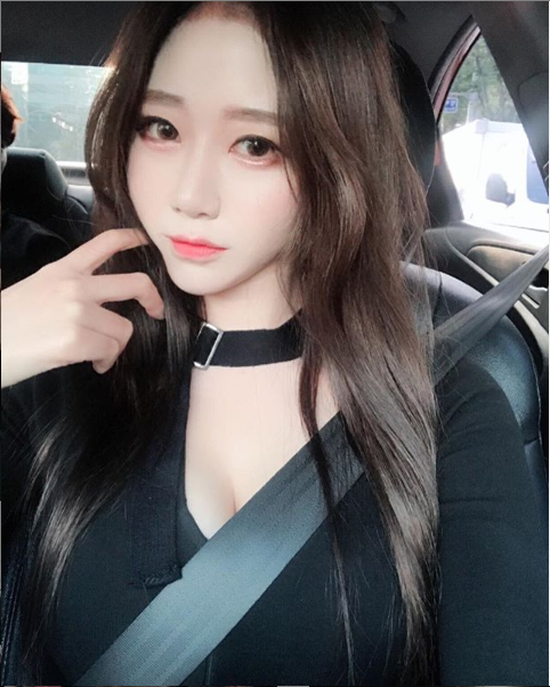 Xuất hiện ở quán bít tết, nàng hot girl nhanh chóng nổi tiếng sau một đêm nhờ vẻ ngoài nóng bỏng - Ảnh 12.