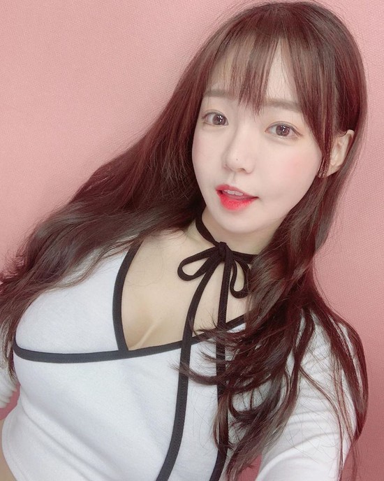 Xuất hiện nữ thần mới của làng streamer Hàn Quốc: Gợi cảm, đa tài, cái gì cũng giỏi - Ảnh 4.