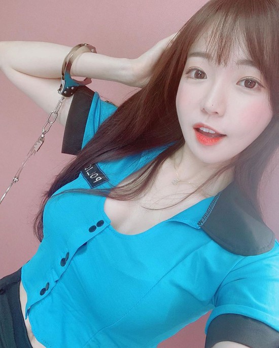 Xuất hiện nữ thần mới của làng streamer Hàn Quốc: Gợi cảm, đa tài, cái gì cũng giỏi - Ảnh 7.