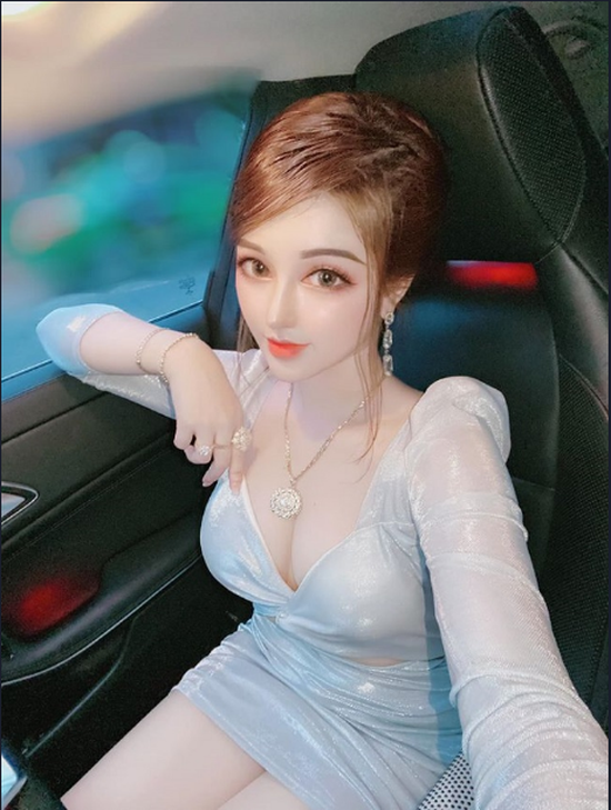Ngắm nhìn vẻ đẹp tựa như búp bê sống của hot girl 10x khiến bao chàng say đắm - Ảnh 1.