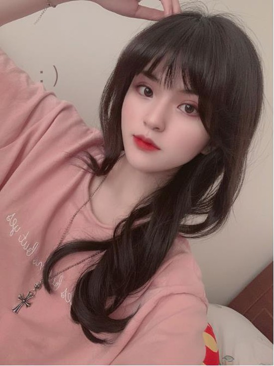 Xuýt xoa trước vẻ đẹp như búp bê của itsMin – nữ game thủ đường trên của đội tuyển V Gaming - Ảnh 4.