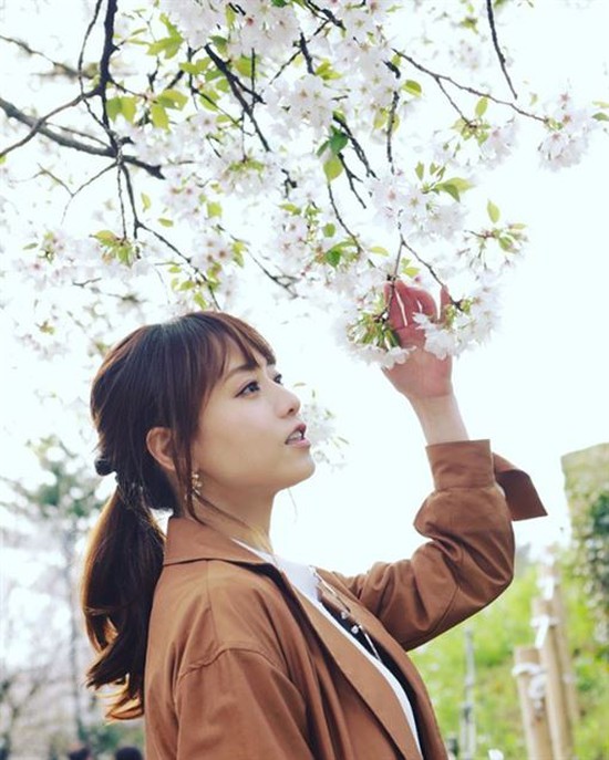 Akiho Yoshizawa ra mắt tự truyện chia sẻ tương lai hậu phim 18+, hé lộ tương lai làm tiểu thuyết gia - Ảnh 2.