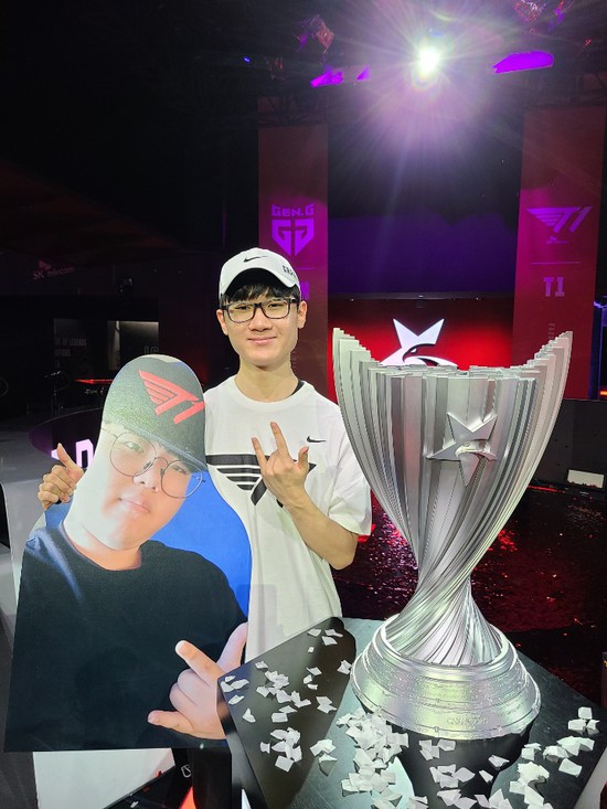 Chán mua vui trên stream, Faker và đồng đội đã rủ nhau tấu hài tại Chung kết LCK như thế nào? - Ảnh 7.