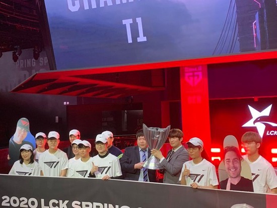 Chán mua vui trên stream, Faker và đồng đội đã rủ nhau tấu hài tại Chung kết LCK như thế nào? - Ảnh 8.