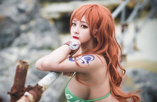 One Piece: Bỏng mắt với bộ ảnh cosplay miêu tặc Nami mặt xinh, dáng chuẩn khiến fans đứng ngồi không yên - Ảnh 6.