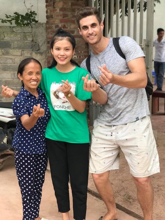 Bà Tân Vlog tập tành chơi Facebook, chỉ đăng vỏn vẹn 9 bức ảnh nhưng lượng tương tác cực khủng khiến ai nấy đều bất ngờ - Ảnh 6.