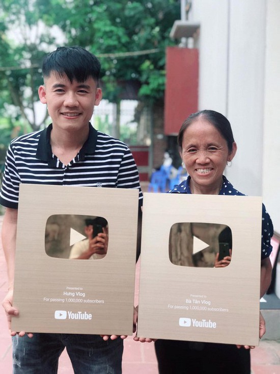Bà Tân Vlog tập tành chơi Facebook, chỉ đăng vỏn vẹn 9 bức ảnh nhưng lượng tương tác cực khủng khiến ai nấy đều bất ngờ - Ảnh 8.