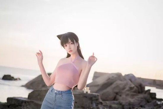 Thám Tử Lừng Danh Conan: Ngắm người yêu Shinichi diện áo yếm quần jean khoe body cực nuột - Ảnh 12.