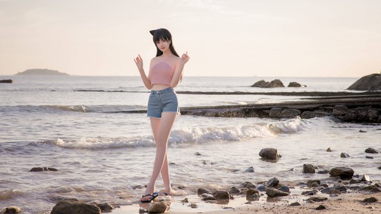 Thám Tử Lừng Danh Conan: Ngắm người yêu Shinichi diện áo yếm quần jean khoe body cực nuột - Ảnh 5.