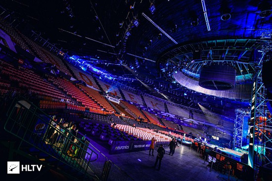 Thi đấu online và sự tác động tới nền CS:GO chuyên nghiệp - Ảnh 1.