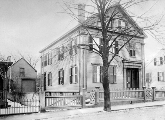Chuyện rùng rợn: Vụ án Lizzie Borden và căn nhà ma bí ẩn - Ảnh 4.