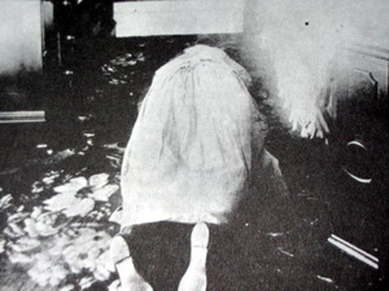 Chuyện rùng rợn: Vụ án Lizzie Borden và căn nhà ma bí ẩn - Ảnh 1.