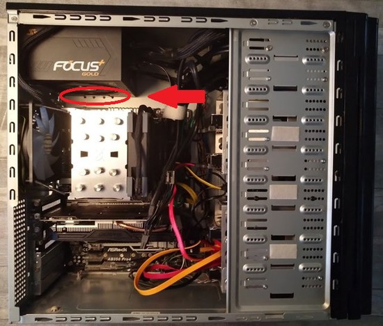 Vì sao các mẫu case gaming hiện nay đều thường đặt nguồn dưới đáy? - Ảnh 3.