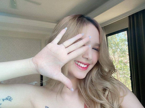 Đọ nhan sắc dàn hot girl 10X có phát ngôn gây bão: Phải chăng vợ của Xemesis xinh nhất? - Ảnh 6.