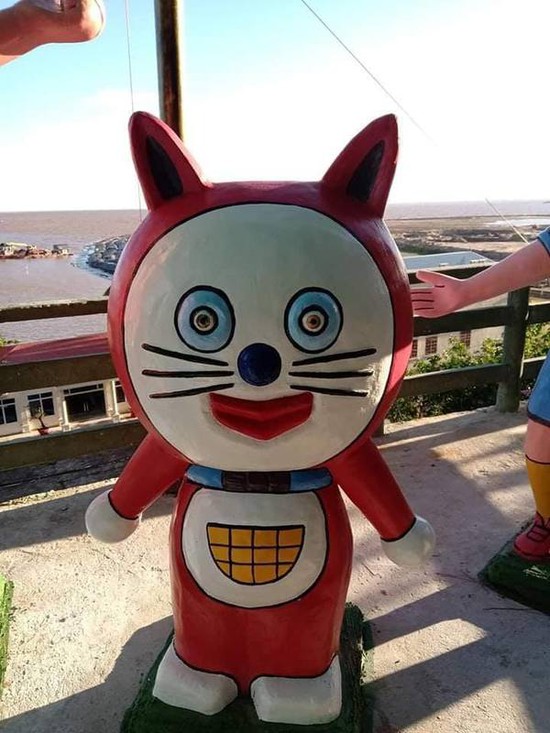 Loạt tượng Doraemon và đồng bọn khiến người xem bối rối vì biểu cảm đáng sợ - Ảnh 3.
