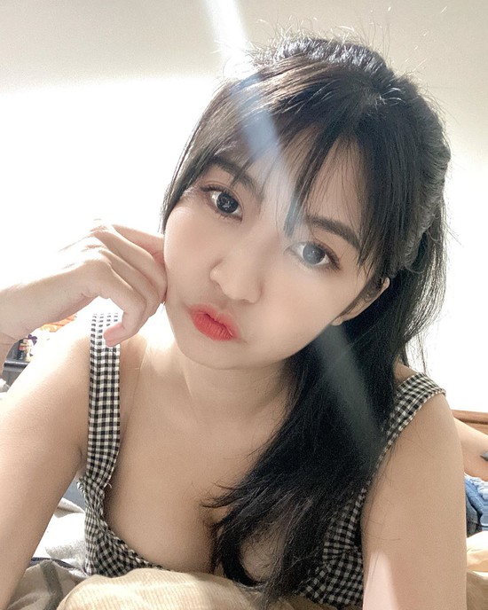 Tuyên bố mở lớp tuyển học viên chơi đàn, nàng hot girl khiến dân tình đua nhau đăng ký, tình nguyện xin học 8 tiếng mỗi ngày - Ảnh 2.