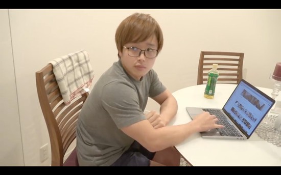 Giả vờ độ loa rồi ăn vận gợi cảm để thử lòng bạn trai, nữ Youtuber xinh đẹp khiến người xem háo hức - Ảnh 8.