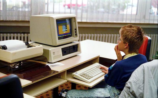 Bạn có biết ngày xưa PC có phím Turbo để làm… chậm máy - Ảnh 1.