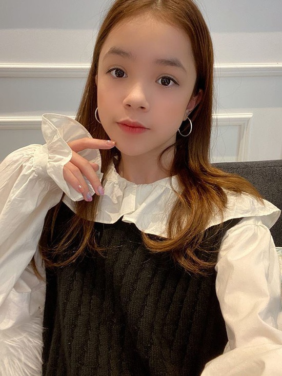 Lê Gia Linh (Meo xinh) - 2k6 khuấy đảo MXH: Siêu nổi từ hồi tiểu học, nhan sắc lẫn hàng hiệu đều không thiếu - Ảnh 4.
