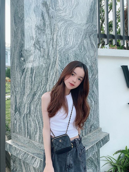 Lê Gia Linh (Meo xinh) - 2k6 khuấy đảo MXH: Siêu nổi từ hồi tiểu học, nhan sắc lẫn hàng hiệu đều không thiếu - Ảnh 2.