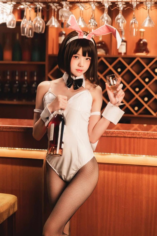 Bốc cháy ngày hè với bộ ảnh nóng bỏng về nàng thỏ Katou Megumi - Ảnh 8.