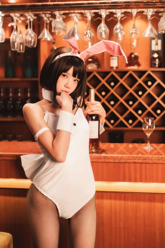 Bốc cháy ngày hè với bộ ảnh nóng bỏng về nàng thỏ Katou Megumi - Ảnh 11.