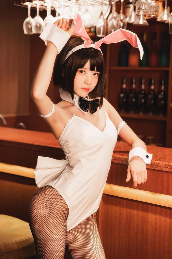 Bốc cháy ngày hè với bộ ảnh nóng bỏng về nàng thỏ Katou Megumi - Ảnh 15.