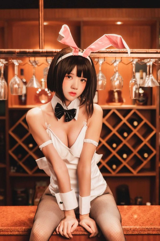 Bốc cháy ngày hè với bộ ảnh nóng bỏng về nàng thỏ Katou Megumi - Ảnh 17.